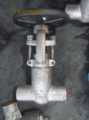 2500lbs SW 1/2 F321 Pressure seal forged Gate valves