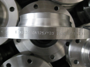 Flanges DIN 2033 St 37.2 WN exportados para o porto de Budapeste, Hungria